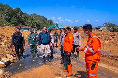 Akses Jalan Di Pulau Serasan Mulai Terbuka Usai Longsor