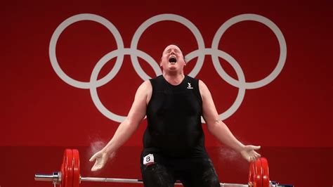 Laurel Hubbard crashes out of Olympic weightlifting final