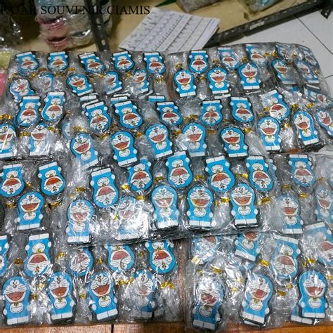 Jual 500 Pcs Souvenir Pernikahan Gantungan Kunci Doraemon Kemas Plastik