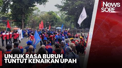 Suarakan Tuntutan Buruh Se Jabar Demo Di Gedung Sate Bandung Inews