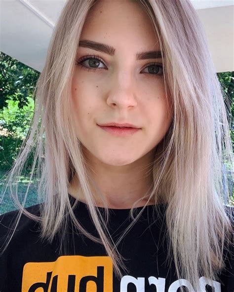 Eva Elfie OnlyFans | Facebook