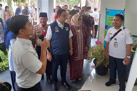 Foto Anies Resmikan Sekolah Berkonsep Net Zero Carbon Siswa Sdn