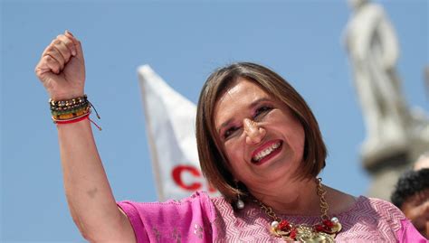 Xóchitl Gálvez recibe constancia como coordinadora del Frente Amplio