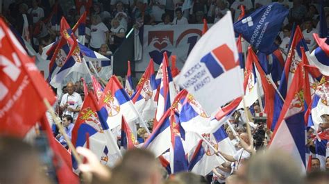 FOTO Kako je izgledao završni miting SNS u Beogradu Na tribini