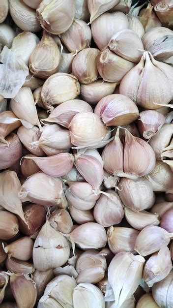 Premium Photo | Closeup garlic bulbs