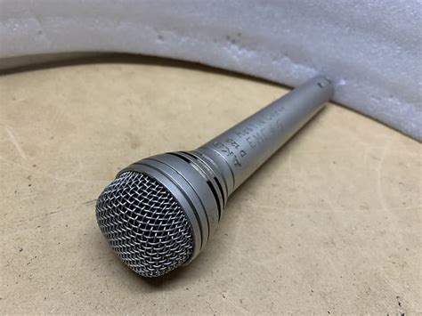 Akg D Omnidirectional Dynamic Vocal Microphone Unique Reverb