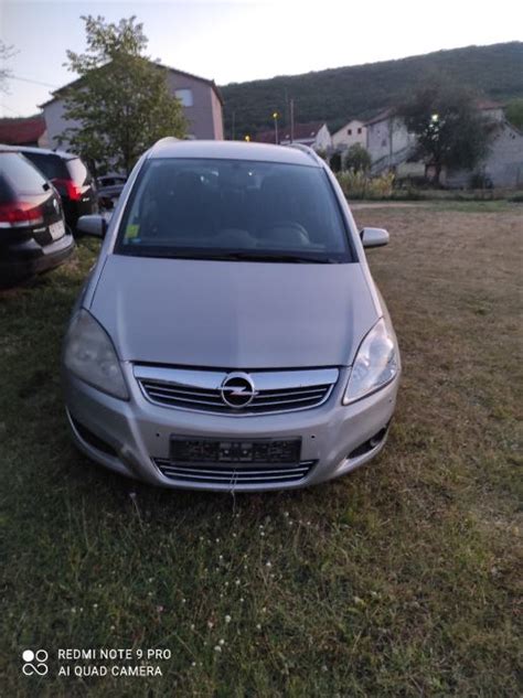 Opel Zafira B Prednji Kraj