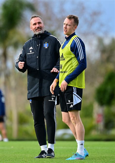 Wunderheilung Bei Hsv Kapitän Schonlau Walter Glaubt Dran