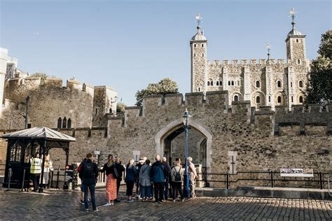 VIP Crown Jewels: Tower of London Tour with Opening Ceremony