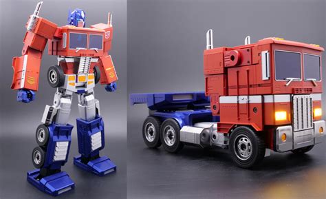 Robosen Robotics' Optimus Prime collectible responds to voice commands