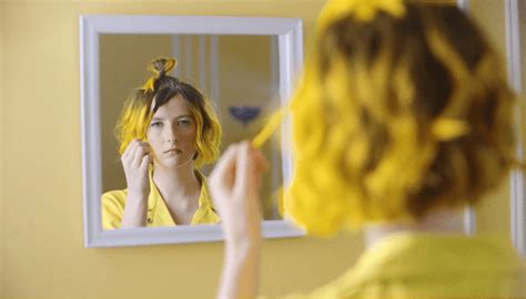 Tessa Violet Shares “bad Ideas” In New Music Video—watch