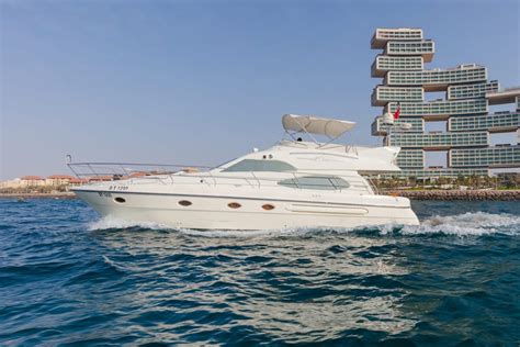 Luxury Yacht Trip in Dubai - LUXURY YACHTS