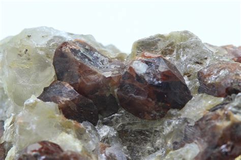 Almandin | Sběratel minerálů