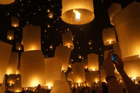 FotoFriday: Lantern Festival in Chiang Mai - Nick's Travel Bug