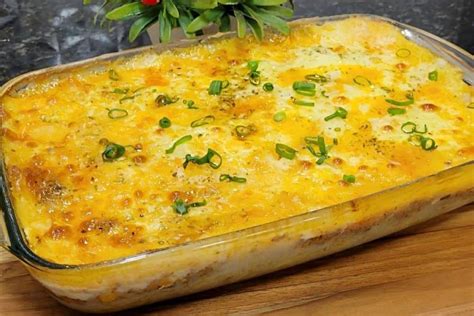 Batata carne moída gratinada no forno perfeita pra servir em