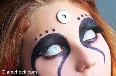 Halloween Makeup - Scary Zombie White Eyes