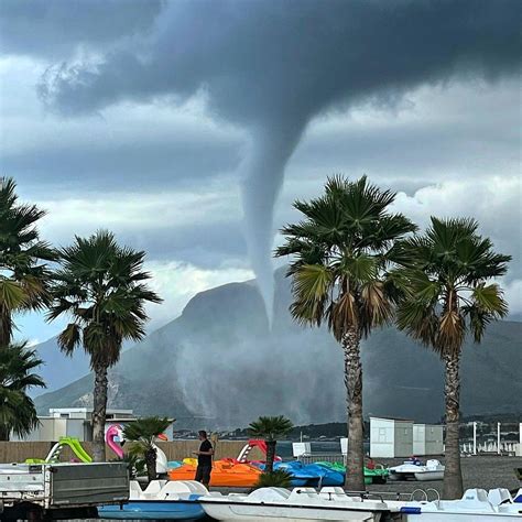 Maltempo Grosso Tornado Colpisce Tortora E Praia A Mare Ingenti Danni