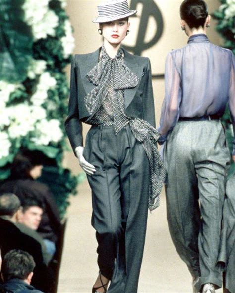 一起来回顾yves Saint Laurent ｜spring Summer 1999 Couture 你