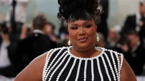 Lizzo La Cantante Es Acusada De Acoso Sexual Y Hostilidad En El