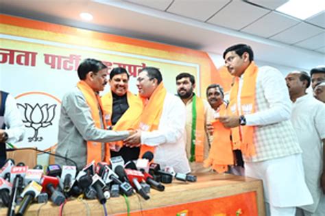 Kamal Nath’s Close Aide Syed Jafar Joins Bjp In Mp