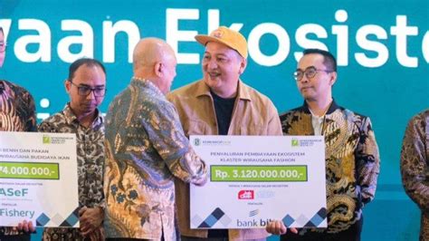 Bank Bjb Serahkan Kur Dan Tawarkan Beragam Promo Di Nasional Expo