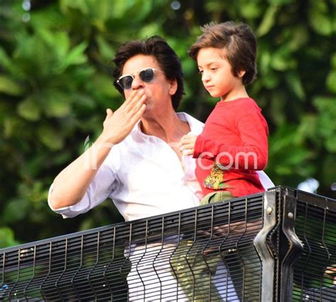 Shah Rukh Khan, AbRam Khan Greet Fans Outside Mannat, David Letterman Joins