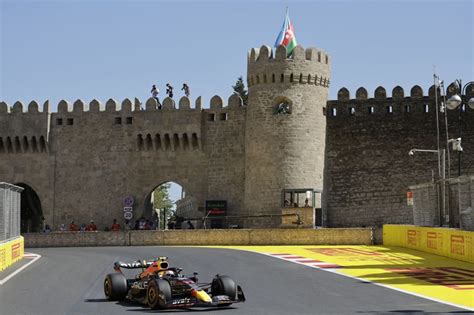 Leclerc Se Queda Con La Pole Del Gp De Azerbaiyán Por Delante De