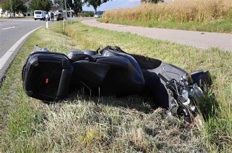 Unfall Auf Staatsstra E Mit Kradfahrer