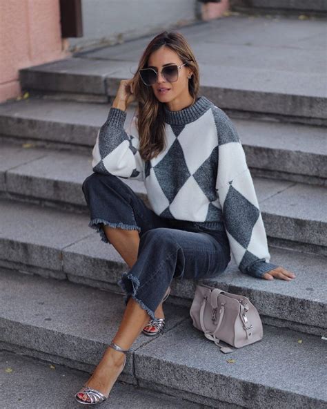 35 Ways To Style Oversized Sweaters In 2020 Fashion Inspiration And