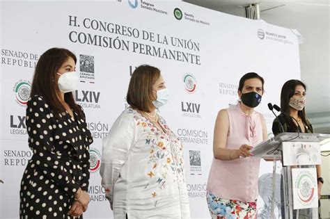 Conferencia De Prensa Concedida Por Las Senadoras Y Diputadas Del PAN