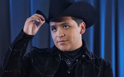 Christian Nodal confirma que tendrá un hijo ya no seré un papacito