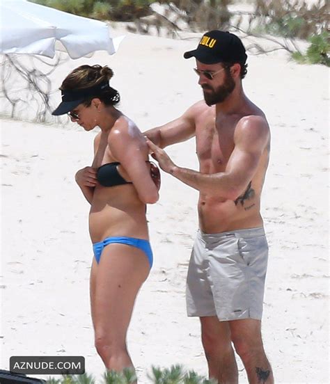 Jennifer Aniston Wearing Bikini On The Beach In The Bahamas June