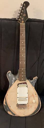 Peavey Electric Guitar Models For Sale (2023 Update) - Remix Mag