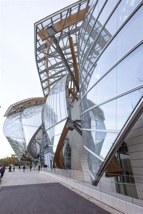 Fondation Louis Vuitton Designed By Frank Gehry Iucn Water