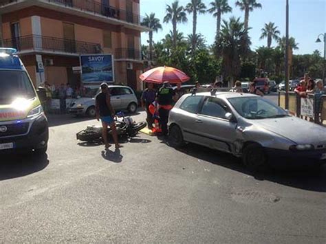 Capaccio Paestummoto Contro Auto Un Ferito Agropoli News