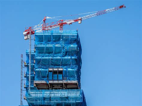 Crane on Construction · Free Stock Photo