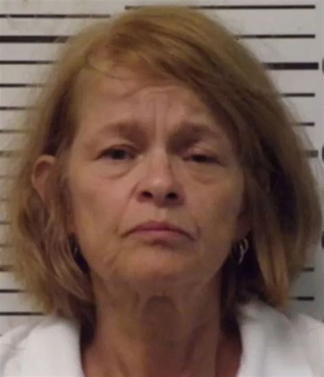 Wife Cuts Off Husband S Penis During Bondage Sex Before Cops Put It On Ice Daily Star