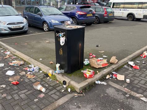 Bury Retail Park Clean Up Britain