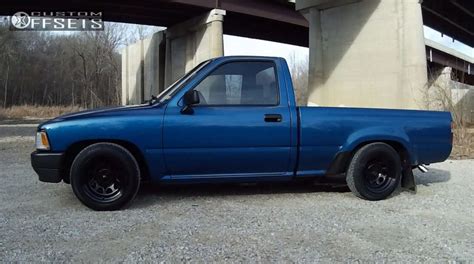 Lowered Toyota Tacoma 4x4