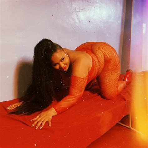 Celebooty 1 Lizzo Sexy Curves in Revealing Bikini TheFappening pro 22 Zdjęcie Porno