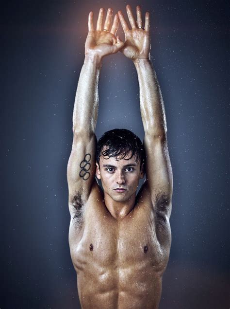 Pin By Mariusicka On People Tom Daley Beautiful Men Photographer