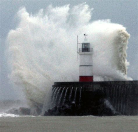 Giant Wave Hits Lighthouse A Photo On Flickriver