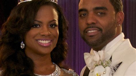 Kandi Burruss' Wedding Dress Revealed -- See the Crazy Gown!