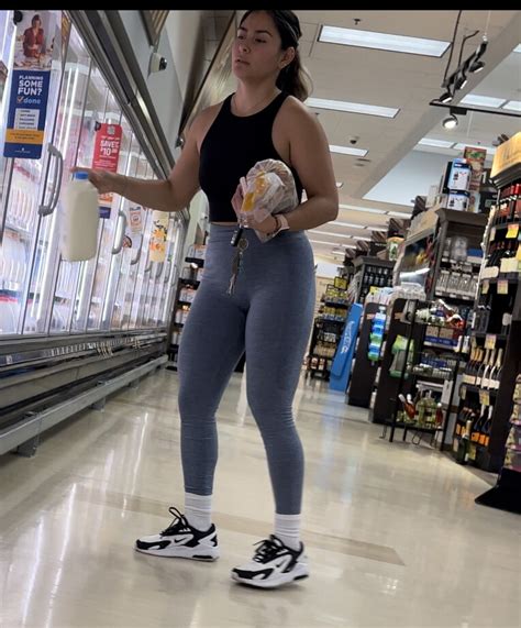 Gorgeous Tight Latina Milf 🍑🔥oc Spandex Leggings And Yoga Pants Forum