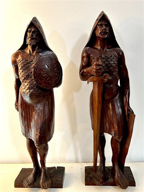 Coppia Di Sculture In Legno Di Noce Sculptuur Guerrieri 50 Cm