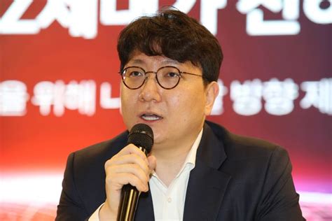 데일리안 창간18주년포럼 尹 지지율 하락 원인은남 탓만 국정 어젠다 안보여