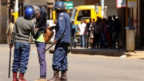 Zimbabwe Arresti Tra Oppositori E Sindacalisti La Repressione Si