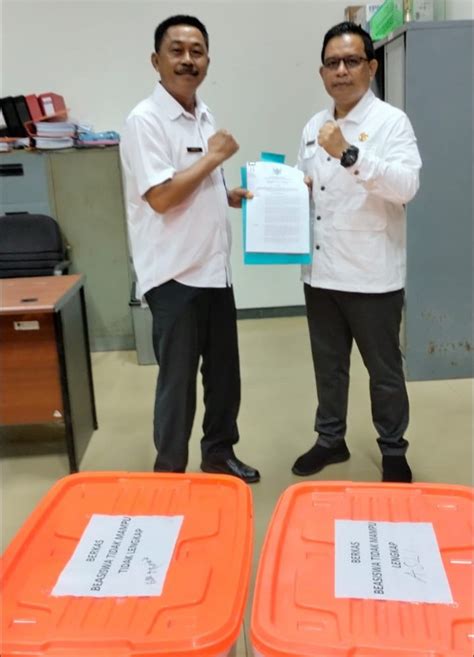 Dinas Pendidikan Serahkan Berkas Hasil Verifikasi Pengajuan Bantuan