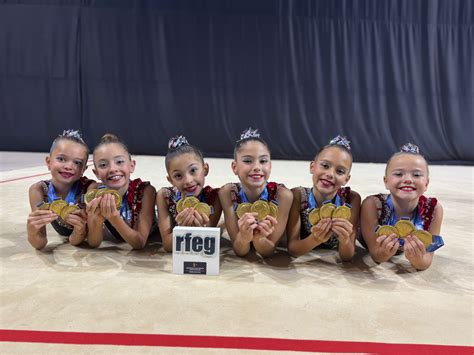Las gimnastas con las medallas de oro - LaMarinaAlta.com