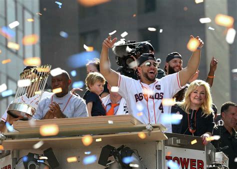 Astros Fans Come Out By The Hundreds Of Thousands To Celebrate The City